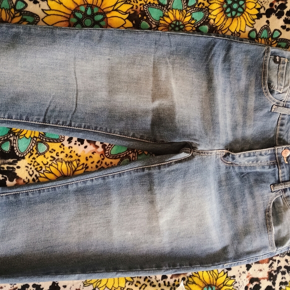 GLO Jeans Women's Straight Leg in Denim Blue - Picture 3 of 4